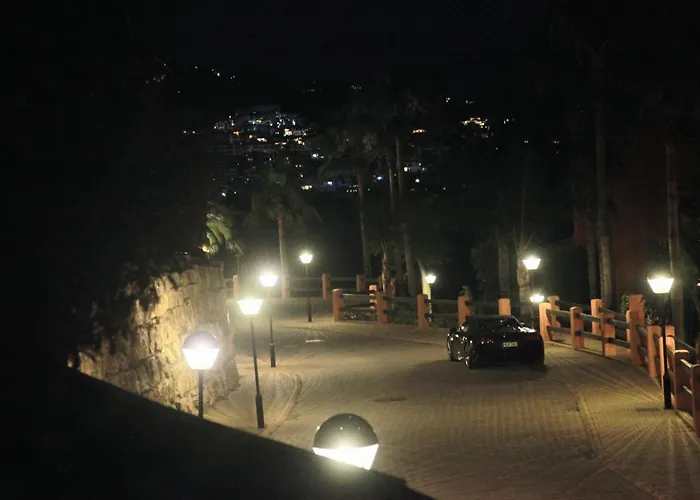 Your Oasis Of Luxury And Leisure At Gazules Del Sol In Marbella Area - Benahavis Эстепона